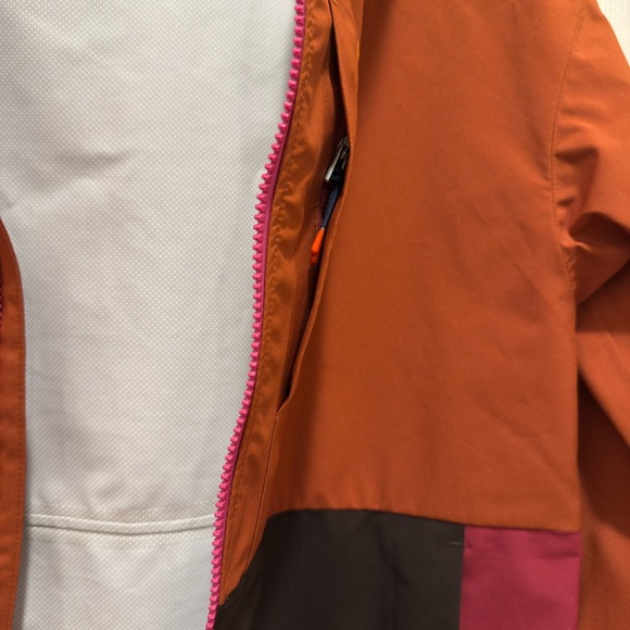 Cotopaxi Cielo Women’s Rain Jacket - Picture 5 of 7